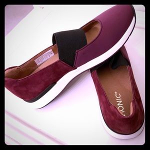 🌟NWOT🌟 Vionic Cadee Slip On